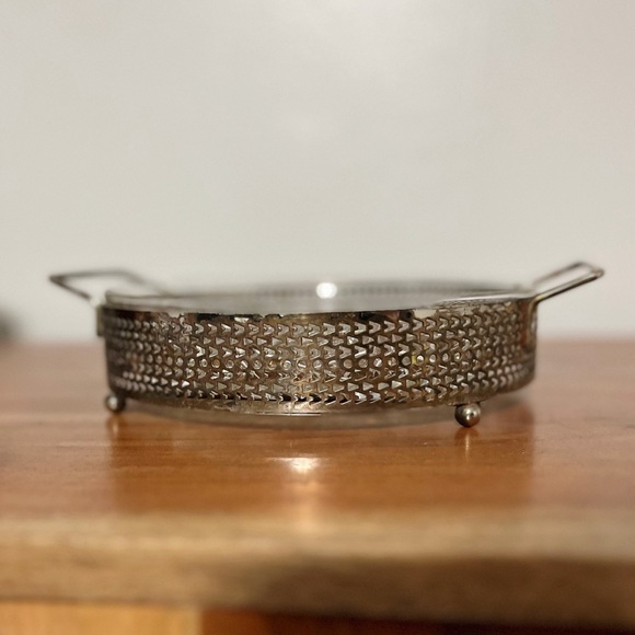 Daisy & Buttons Vintage Mid Century Glass Serving Trivet Dish - Picture 4 of 7